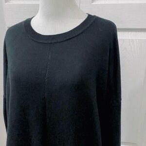 Max Studio Black Knit Sweater Top Long Sleeves Curved Hemline, size XL